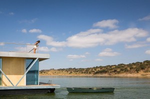 Rooftop-deck-of-the-houseboat-offers-an-additional-escape