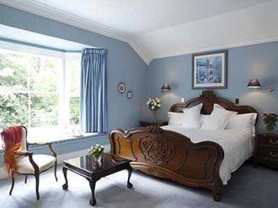 dormitorio-habitacion-pintada-color-azul-y-blanco11