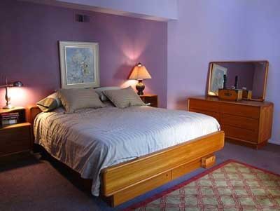 dormitorio-pintado-color-morado-lila-malva12