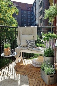 fabulous-ideas-spring-decor-balcony-12