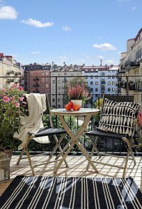 fabulous-ideas-spring-decor-balcony-14