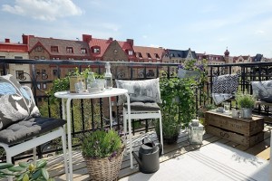 fabulous-ideas-spring-decor-balcony-20