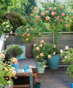 fabulous-ideas-spring-decor-balcony-41