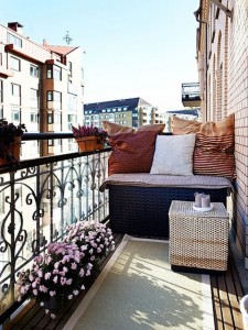 fabulous-ideas-spring-decor-balcony-42