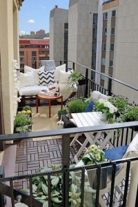 fabulous-ideas-spring-decor-balcony-8