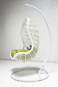 super-cozy-hanging-rattan-chair-14