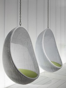 super-cozy-hanging-rattan-chair-25