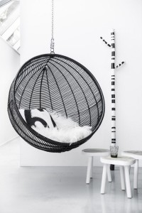 super-cozy-hanging-rattan-chair-35