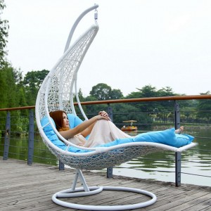 super-cozy-hanging-rattan-chair-41