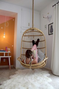 super-cozy-hanging-rattan-chair-53