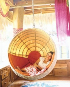 super-cozy-hanging-rattan-chair-84